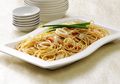 Butuh Menu Sarapan Praktis? Tenang Ada Spageti Goreng Seafood yang Gampang Dibuat Ini