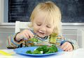 Bikin Si Kecil Doyan Makan Sayur dengan Terapkan Hypnoparenting