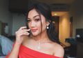 Gandeng Pria Tampan ke Atas Panggung, Marion Jola Bikin Fans Cemburu!