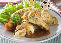 Wah, Kita Bisa Sajikan Omelet Sayur Saus Pecel Ini Untuk Sarapan Seru Keluarga