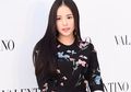 Duh, Cantiknya Min Hyo Rin Saat Muncul untuk Pertama Kalinya di Depan Publik!