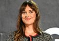 Demi Hal Ini, Aktris Fifty Shades of Grey, Dakota Johnson Sebar Nomor Teleponnya pada Publik!