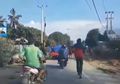 Lagi, Warga Jarah Bantuan Korban Gempa Tsunami Palu di Tengah Jalan