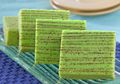 Tanpa Oven, Kita Bisa Membuat Lapis Legit Pandan Super Lembut Ini!