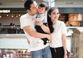 Temani Anak Main Air, Penampilan Suami Sandra Dewi Bikin Warganet Gemas! 500 Komentar dalam 2 Jam!