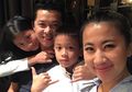 Unik dan Lucu! Ini Kado Ulang Tahun Istri Taufik Hidayat dari Putrinya