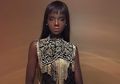 Disebut Barbie Hidup dan Mirip Rihanna, Yuk Intip Gaya Fashion Model Duckie Thot!