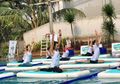 Nggak Berat, Floating Yoga Bikin Olahraga Jadi Tambah Bahagia!