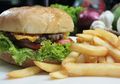 Meski Lezat, Tapi Kombinasi Makanan Ini Bisa Berbahaya Untuk Anak