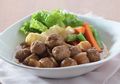 Sepiring Bistik Bola Daging Bisa Bikin Makan Siang Terasa Sangat Mewah!