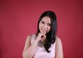 Cukup 5 Menit Aja Tampil Segar dengan Tips Makeup ala Megautari Anjani