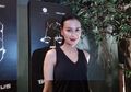 Sophia Latjuba Tampil Bak ABG dengan Celana Cutbray Bermotif Batik