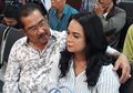 Tangis Shezy Idris Pecah Bertemu Suami di Sidang Cerai Perdana, Ini Alasannya!