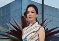 5 Outfit Batik Modern Ala Karina Nadila yang Cocok untuk Kegiatan Sehari-Hari