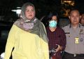 Dinonaktifkan, Neneng Yasin Selalu Konsisten dengan Busana Kuning!