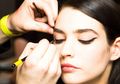 Enggak Sama! Ini Perbedaan Winged Eyeliner & Cat Eyeliner, Girls!