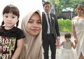Gisel Hadiri Pernikahan Pengasuh Gempi di Tegal, Pose Fotonya Jadi Sorotan
