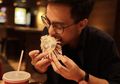 Inovasi Baru, Kertas Pembungkus KFC Bisa Dikonsumsi Pembeli!