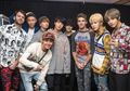 Begini Jadinya Kalau Idol K-Pop Berpose dengan Seleb Hollywood! Keren!