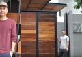 Pernah Disebut Berhantu, Begini Penampakan Rumah Mewah Raditya Dika yang Berkonsep Moderen Minimalis