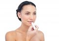 3 Resep DIY Lip Balm dari Minyak Kelapa yang Bisa Kamu Bikin Sendiri di Rumah!