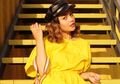 5 Cara Seru Tampil Modis dengan Outfit Kuning Ala Citra Scholastika