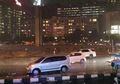 4 Barang Wajib Ada Dalam Mobil Saat Musim Hujan, Jangan Diremehkan