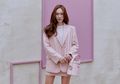 Ini Barang yang Wajib Ada di Dalam Tas Jessica Jung! Simpel Banget!