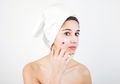 Hilangkan Kantung Mata dengan Serum Mata Buatan Sendiri Sebelum Tidur