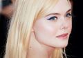 Tampil Stunning Ala Elle Fanning dengan 4 Rekomendasi Eyeliner Biru!