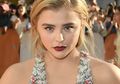 Seru! Cobain 5 Warna 5 Lipstik Bold Ala Chloe G. Moretz untuk Kulit Putih Gading