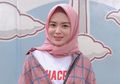 Tampil Kece ke Kampus, Tiru 8 Gaya Selebgram Asal Korea Ayana Moon!