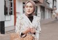 Gaya Feminin dengan Busana Motif Floral ala Selebgram Hijabers Ashry Rabani