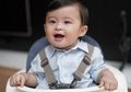 Ketiduran di Sofa, Wajah Raphael Moeis Bikin Gemas