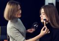 Bedak Tabur dengan SPF untuk Lindungi Wajah Kamu dari Sinar UV