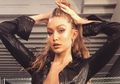 Fashion Rock Chic Ala Gigi Hadid yang Super Stylish Buat Hangout!