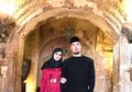 Jenguk Ahmad Dhani, Mulan Jameela Bawakan Beragam Barang, Apa Saja?