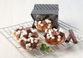 Bekal Manis untuk si Kecil, Cobain Salted Caramel Doughnut Lezat Ini!