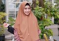 4 Gaya Fashion Hijab ala Anisa Rahma yang Cantik nan Santun saat Liburan ke Korea Selatan