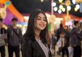 4 Gaya Yasmeen Fadilah, Anak Andra Dewa 19 dengan Outfit Monokrom. So Stylish!
