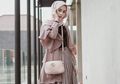 5 Gaya OOTD Hijab Simpel dengan Rok Kekinian ala Selebgram Hijabers