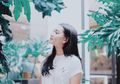 Tiru 8 Cara Simpel Tampil Modis dengan Kaos Putih Ala Dea Annisa!