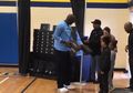 Michael Jordan Bagikan Sneakers Jordan 11 untuk Korban Badai di AS