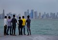 Bangun Stadion untuk Piala Dunia 2020 di Qatar, Ternyata Para Pekerja Hanya Dibayar Rp600 ribu per Minggu!