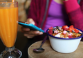 7 Makanan Ini Lebih Punya Banyak Khasiat Kalau Dimakan Mentah!