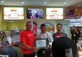 Aksi Chef Vindex Tengker dan Chef Achen ‘Panaskan’ Booth Bungasari di SIAL Interfood 2018