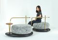 Bikin Salah Fokus, Sofa Batu Kali Ini Terlihat Lebih Empuk dari Roti