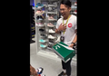 Gara-gara Prank Beli Sneakers, Cowok Ini Berhasil Bikin Pegawai Toko Naik Gaji