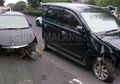 5 Fakta Mobil Avanza Masuk Kuburan Saat Dini Hari, Mobil Penyok Hingga Kondisi Para Penumpang Saat Ditemukan