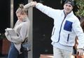 Justin Bieber dan Hailey Baldwin Asyik Bareng di Jalanan Beverly Hills
